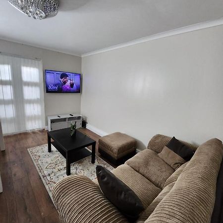 Home Away From Home Londres Extérieur photo